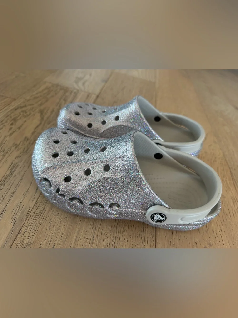 Crocs Kids' Baya Glitter Slip-On Clogs - Silver J5